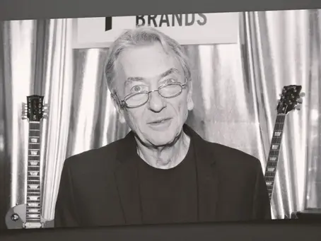 Richard Tandy, tecladista da Electric Light Orchestra, morre aos 76 anos