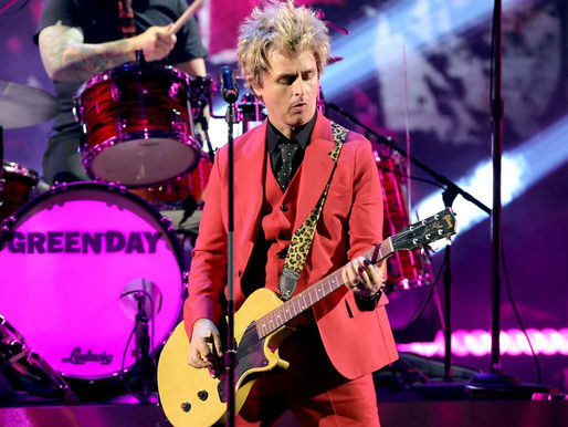 Green Day recebe prêmio Landmark no iHeartRadio Music Awards de 2024