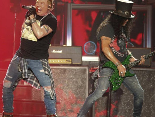 Guns N' Roses faz cover de 'Whole Lotta Rosie' do AC/DC na Austrália; confira