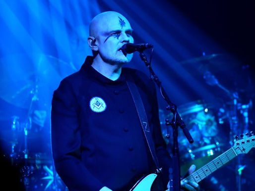 Billy Corgan fala sobre saúde mental na música, diz que a indústria é uma "bomba "
