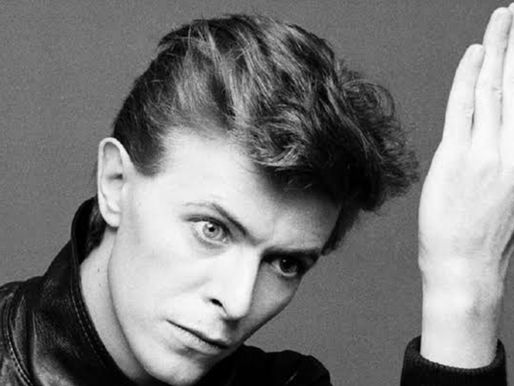 David Bowie e o direito de existir sem pedir licença