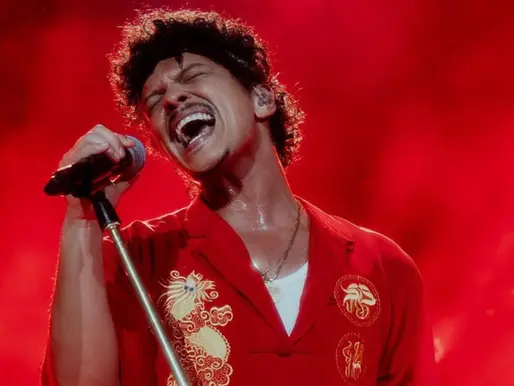 Bruno Mars adiciona sete novos shows em turnê pelo Brasil