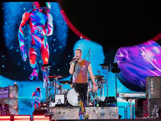 A turnê ecológica do Coldplay reduziu emissões de carbono quase pela metade