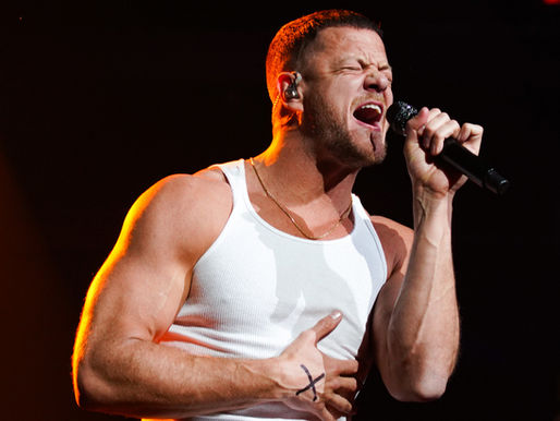 Dan Reynolds, do Imagine Dragons, revela motivo inusitado para atrasos em shows