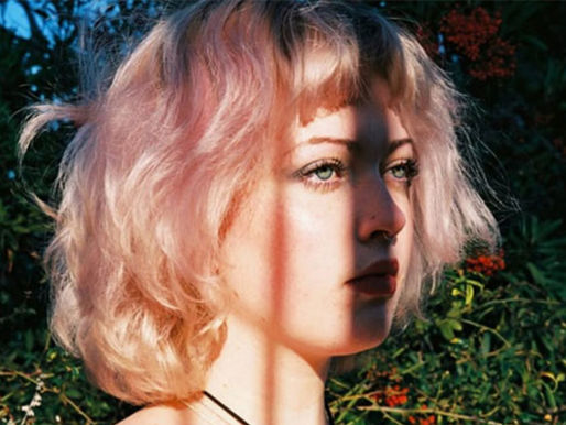 Violet Grohl inicia carreira solo e trabalha em álbum de estreia