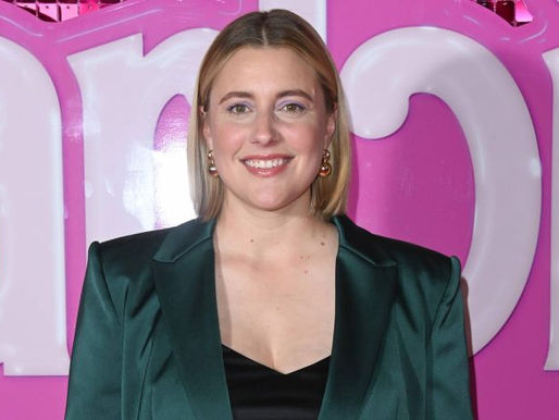 Greta Gerwig se recusou a cortar a bela cena da senhora sentada no banco em Barbie