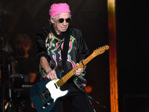 Keith Richards revela que trocou a guitarra pelo baixo em novas canções dos Rolling Stones