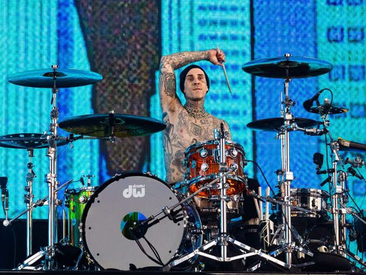 Blink-182 adia shows no Reino Unido devido a “um assunto de família urgente”