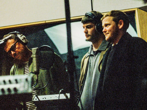 Damon Albarn, Grian Chatten e Kae Tempest.