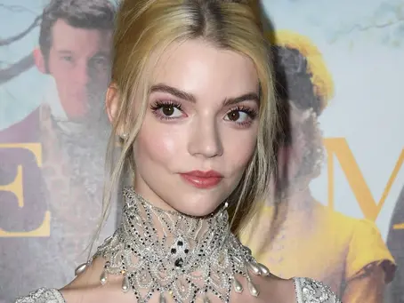 Anya Taylor-Joy confirma participação em Duna: Parte 2 com estreia marcada para março no Brasil