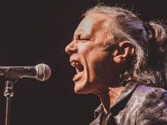 Bruce Dickinson
