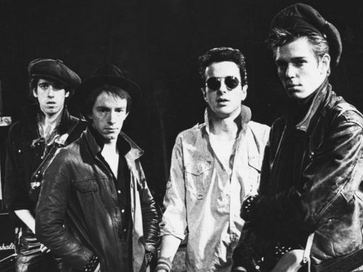 Fã do Clash ajuda a identificar vendas de discos falsificados da banda; entenda