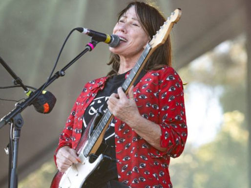 Kim Deal lança novo single "Nobody Loves You More" e anuncia turnê para 2025