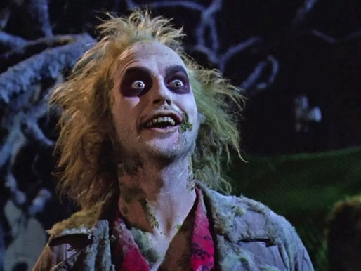 Os Fantasmas Se Divertem é um clássico filme de Tim Burton que mistura comédia, terror e performances marcantes