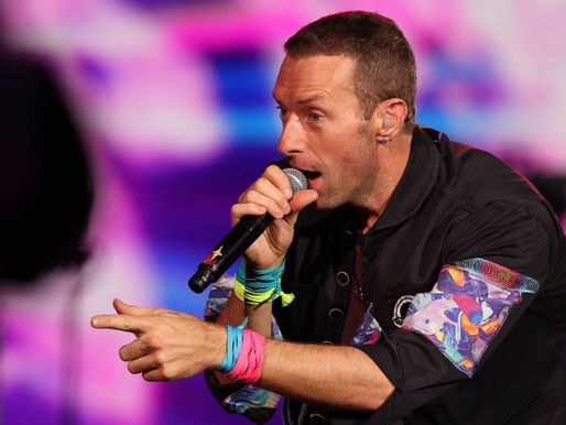 Chris Martin, do Coldplay, diz que turnês ecológicas fazem “senso para os negócios”