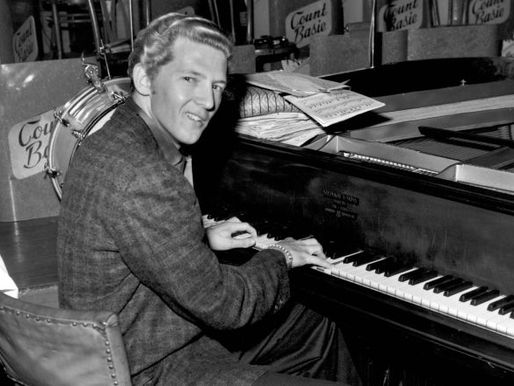 Jerry Lee Lewis, lenda do rock and roll, morre aos 87 anos