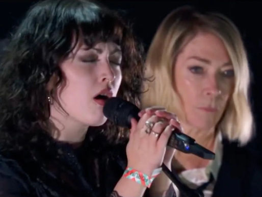 Dave Grohl retorna aos palcos com reunião do Nirvana e participação especial da filha Violet