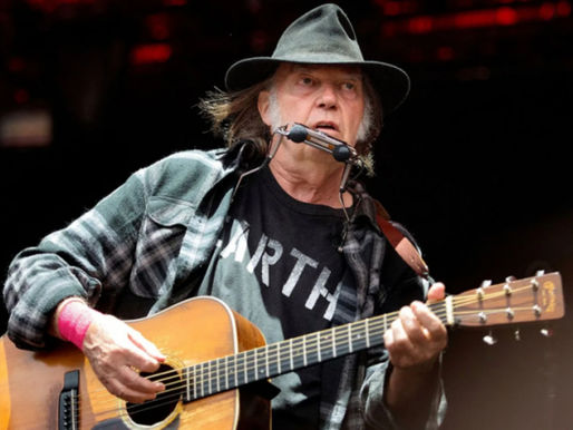 Neil Young rompe com a Amazon e convoca boicote contra as grandes corporações