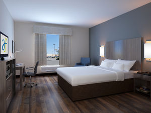 How Custom Drapery and Roller Shades Can Transform Hotel Interior Design