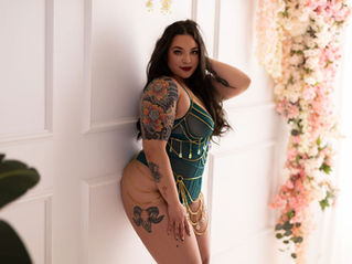 Add a Little Green Your Lingerie Collection