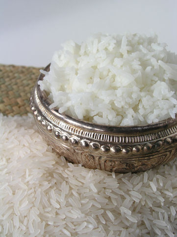 How to serve a Lao meal
