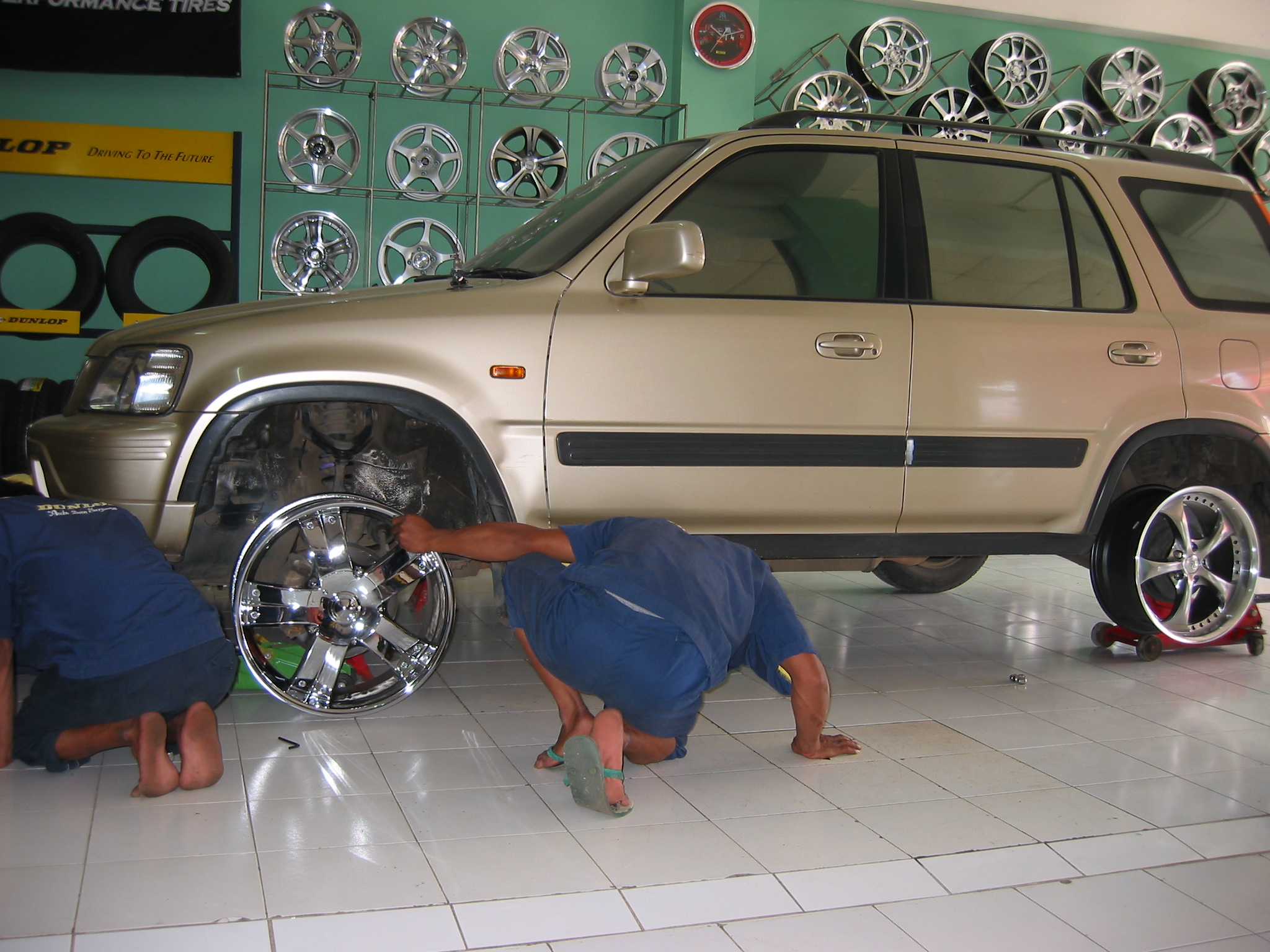 Auto Ban Serpong Toko Ban Serpong