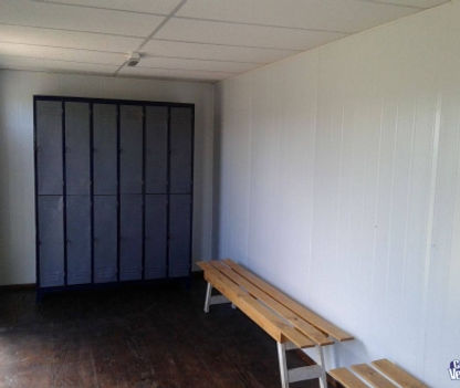 vestuarios-de-equipo-de-futbol-en-container