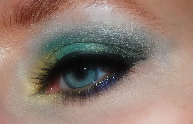 makeup-402533_640.jpg