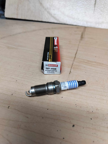 Ford Motorcraft SP-498 Platinum spark plug | svpu