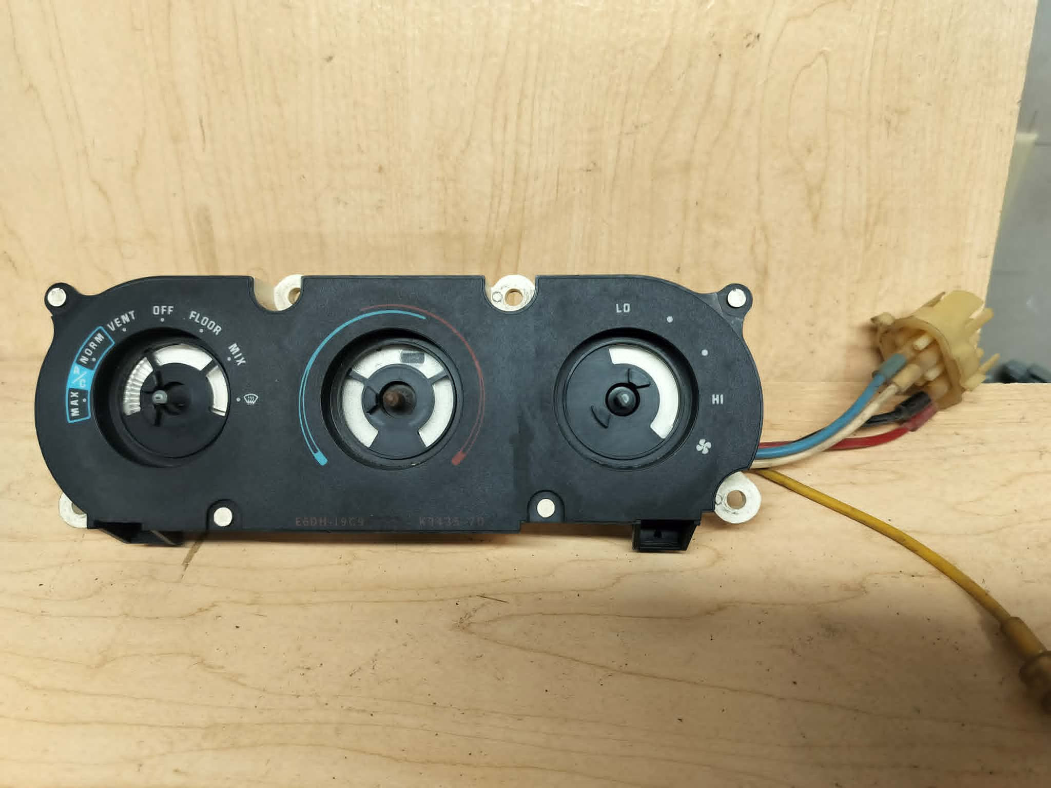 1987-1989 Mustang HVAC control panel-used
