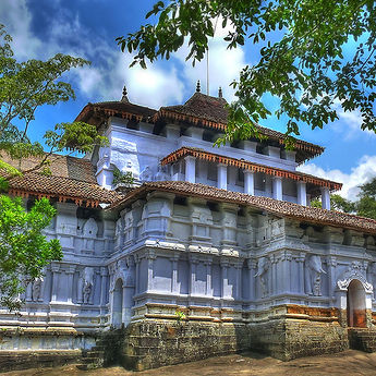 lankatilaka-vihara-01