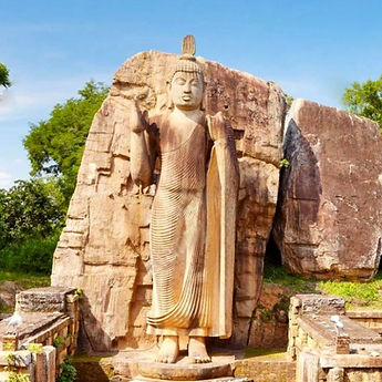 Aukana-Statue.jpg