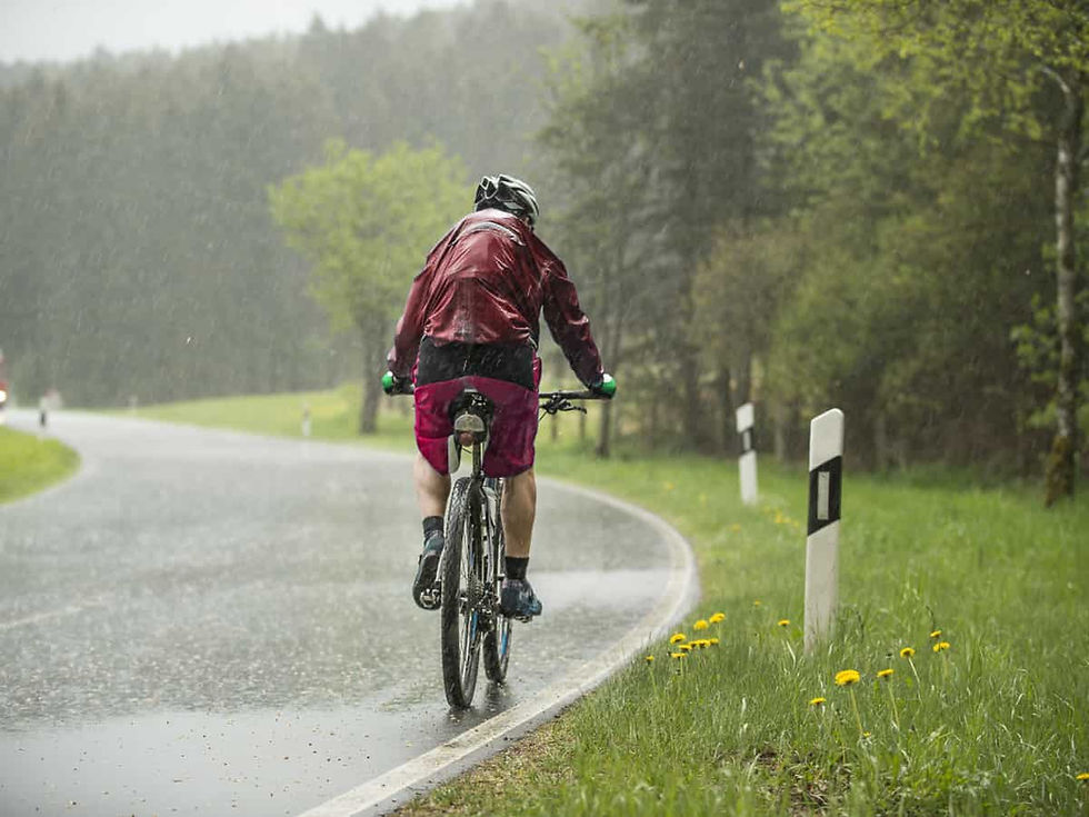 Andar en bici lloviendo