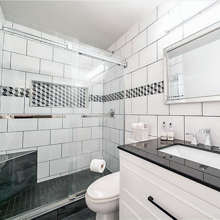 Custome Shower Bench in Tile Shower_edited.jpg