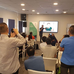 Presenting in The Hebrew University in front of the biggest Chinese companies