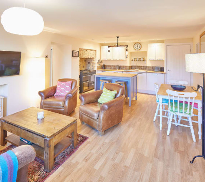 Living room 2.JPG