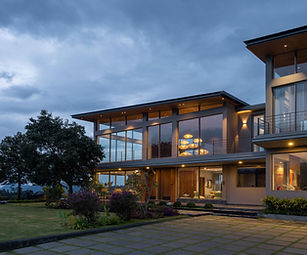 A glamorous 4-Bedroom Villa with gorgeous views in Coonoor