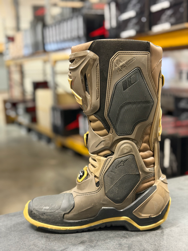 Like New Alpinestars Tech 10 Boots // Size 10 | MxBoot.com