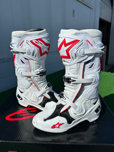 Alpinestars Tech 10 Supervented Boots - White/Red | MxBoot.com