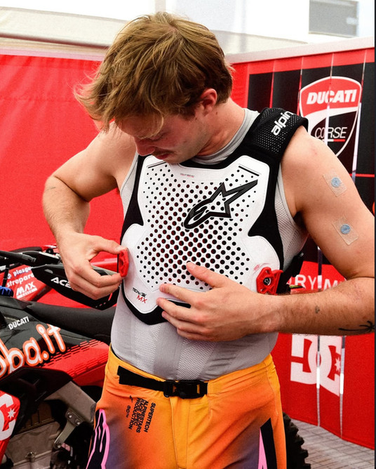 Matt Guadagnini wearing the Alpinestars Tech Air MX off-road chest protector with airbag technology – front view from MxBoot.com