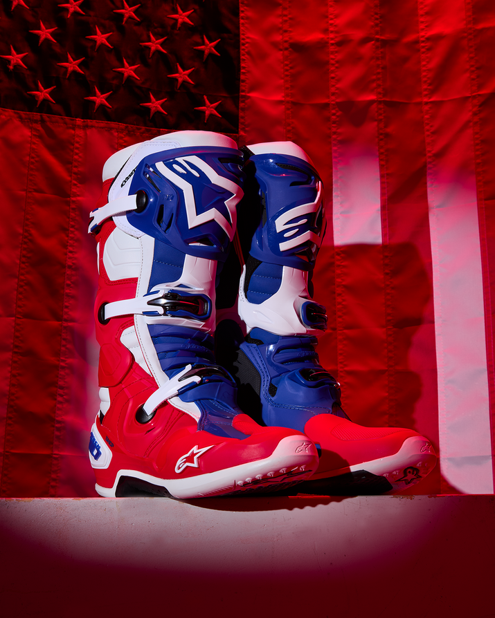 Close-up of Alpinestars LE Tech 10 boot details – buckles and sole design