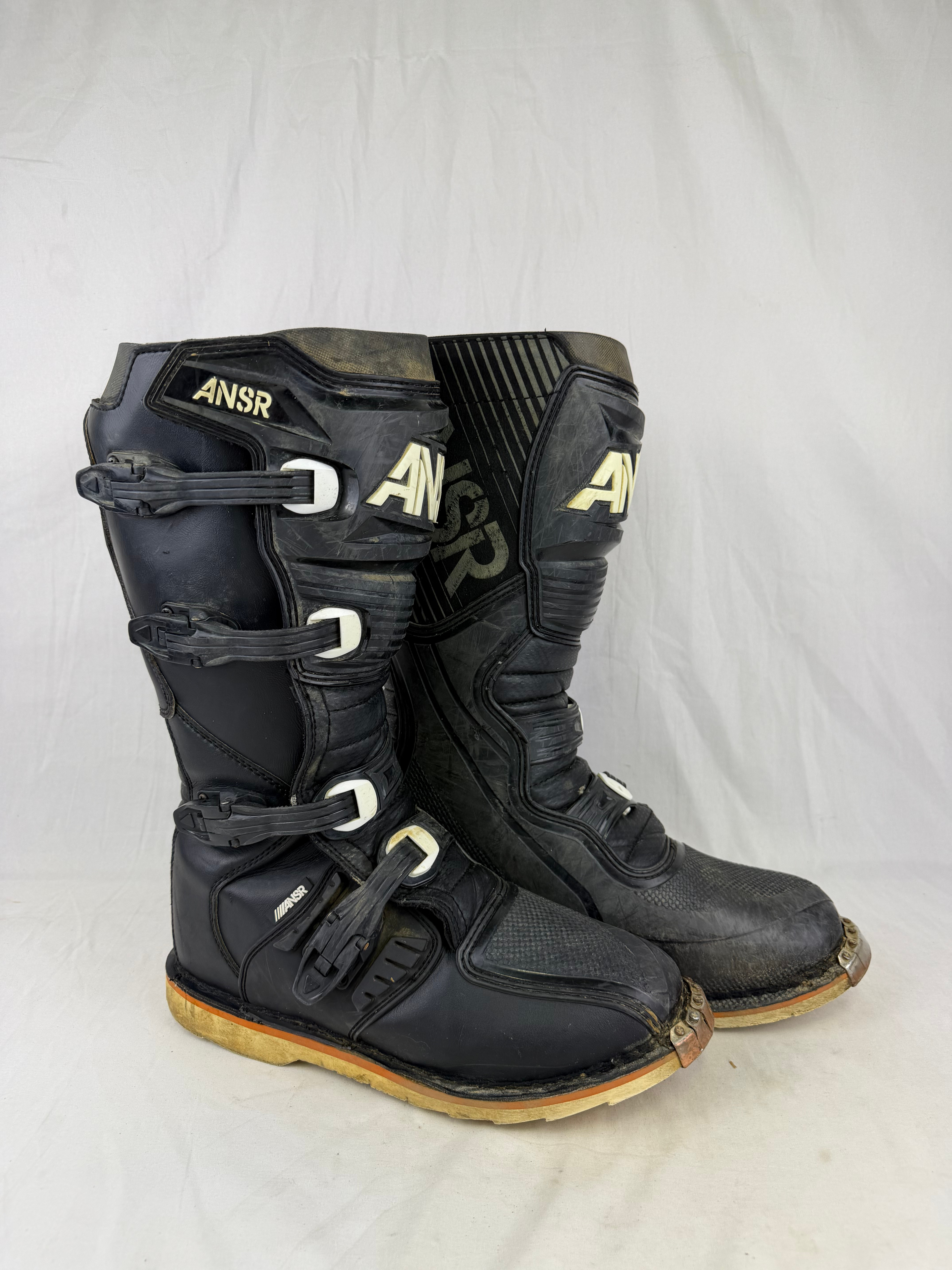 Used Answer Boots // Size 13