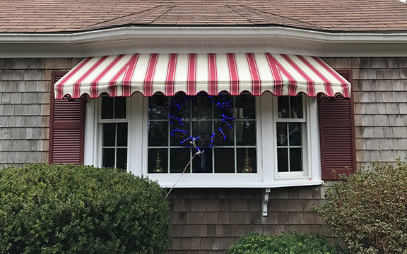 Albert-Geroge-Bay-Window-Awning-cropped.jpg