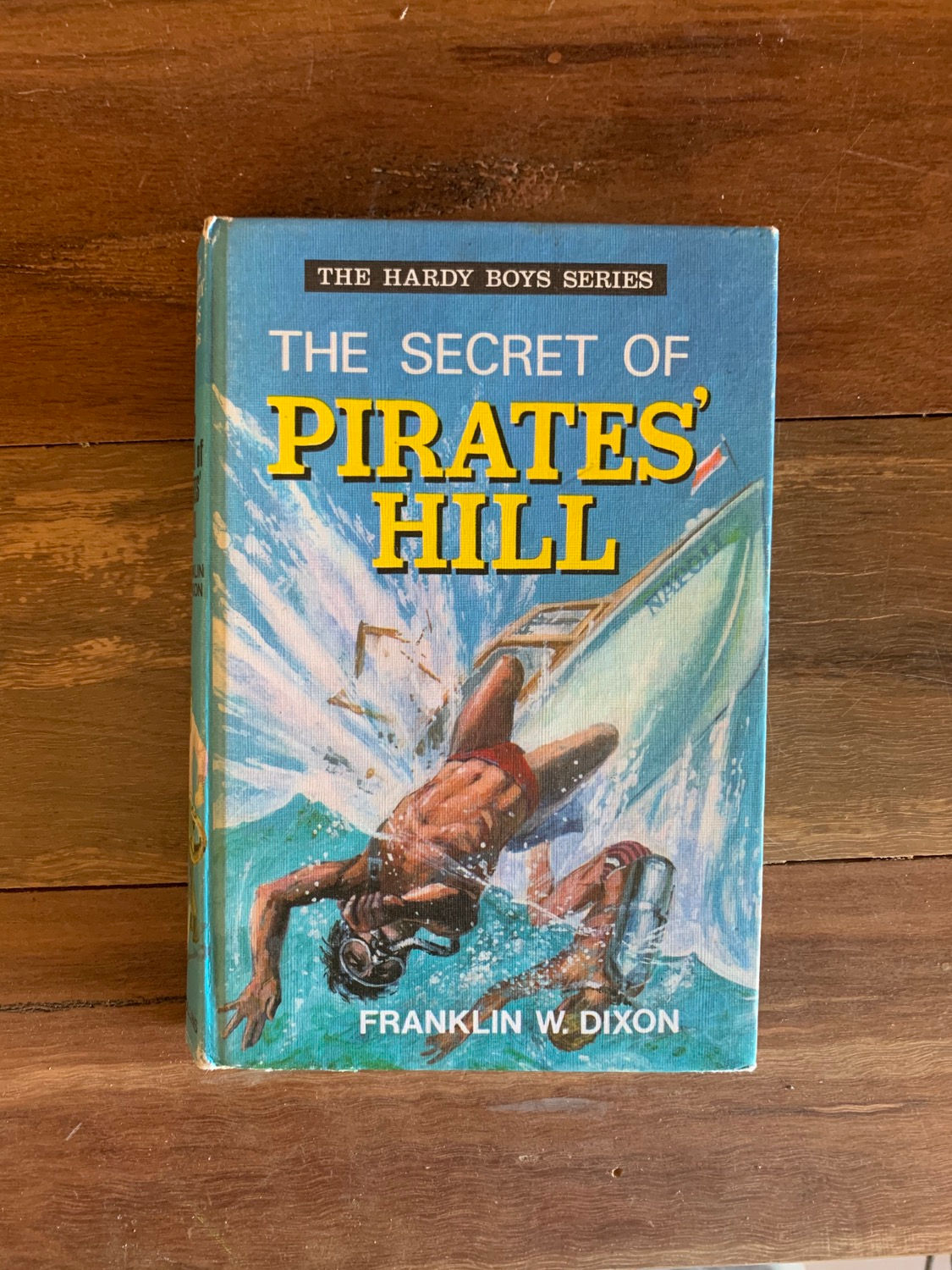 Folding Book Lamp - The Hardy Boys