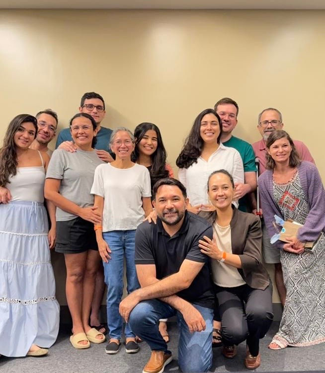 Ingra, Jota, Suelem, Daniel, Luciane, Maria Zilda, Sara, Neto, Mark, Melynda - André & Simone (front)