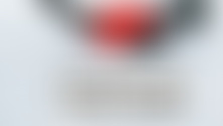 מקל הוקי על קרח פוגע בדסקית, סימון אדום על להב המקל. טקסט בעברית ובאנגלית מסביר אזורי כוח. חצים מציינים פעולה.