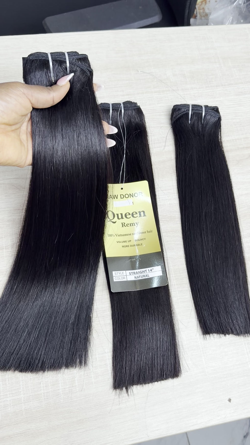 Thumbnail: QUEEN REMY BONE STRAIGHT BUNDLES