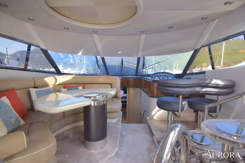 Sunseeker Manhattan 64 motor yacht living room