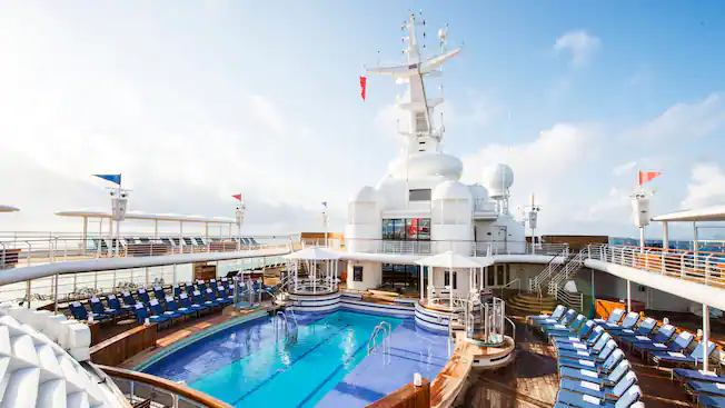 dcl-quiet-cove-pool-16x9.jpg.webp