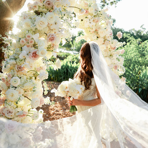 A Sarasota Wedding That Perfectly Blended Elegance, Heart, and Unforgettable Details